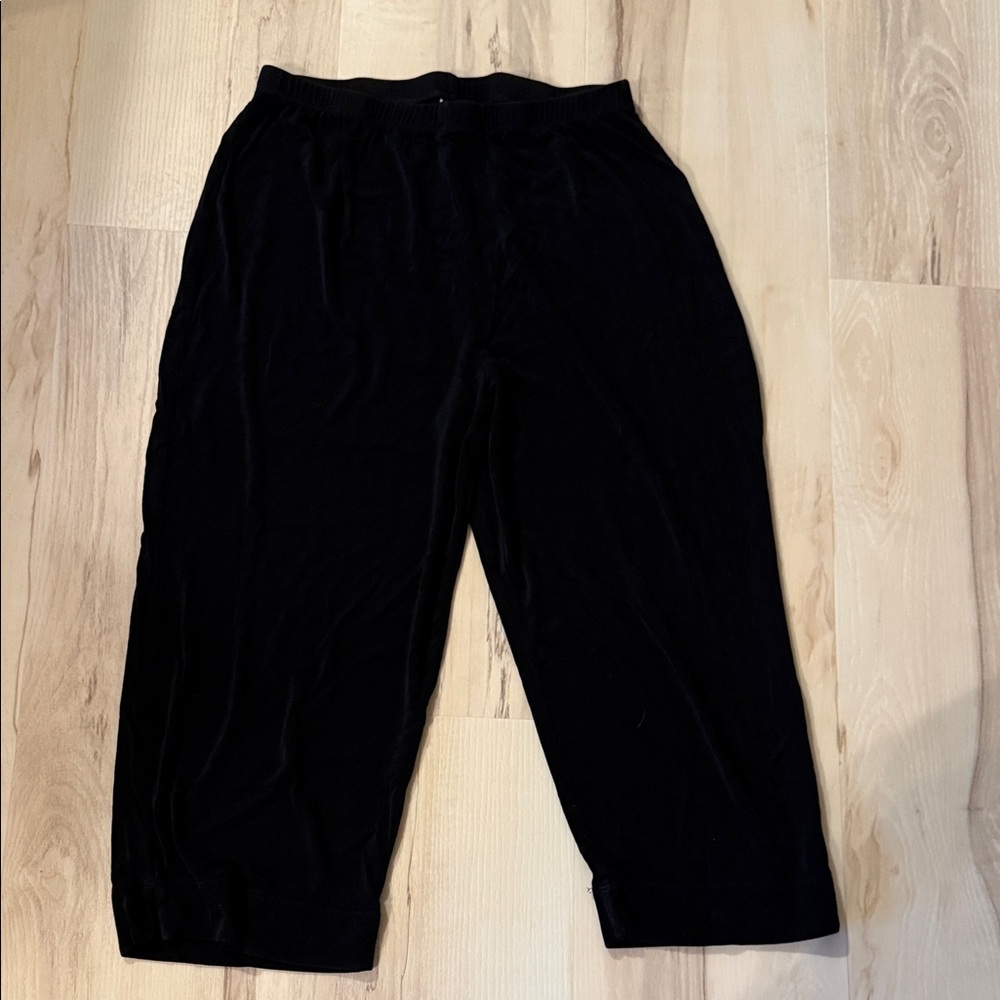Chico Travelers Elegant Black Crop Stretch Pull On Stretch Pant Sz 10 Chico Sz 2